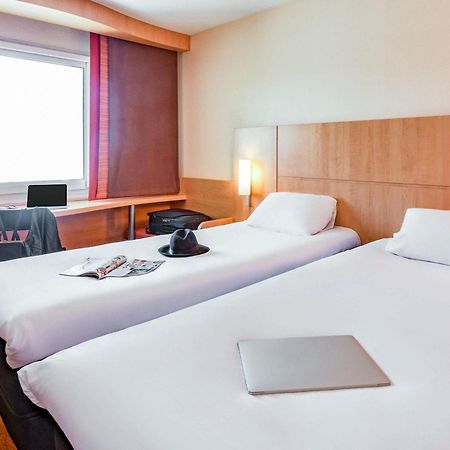 Ibis Clermont Ferrand Montferrand Hotel Exterior foto