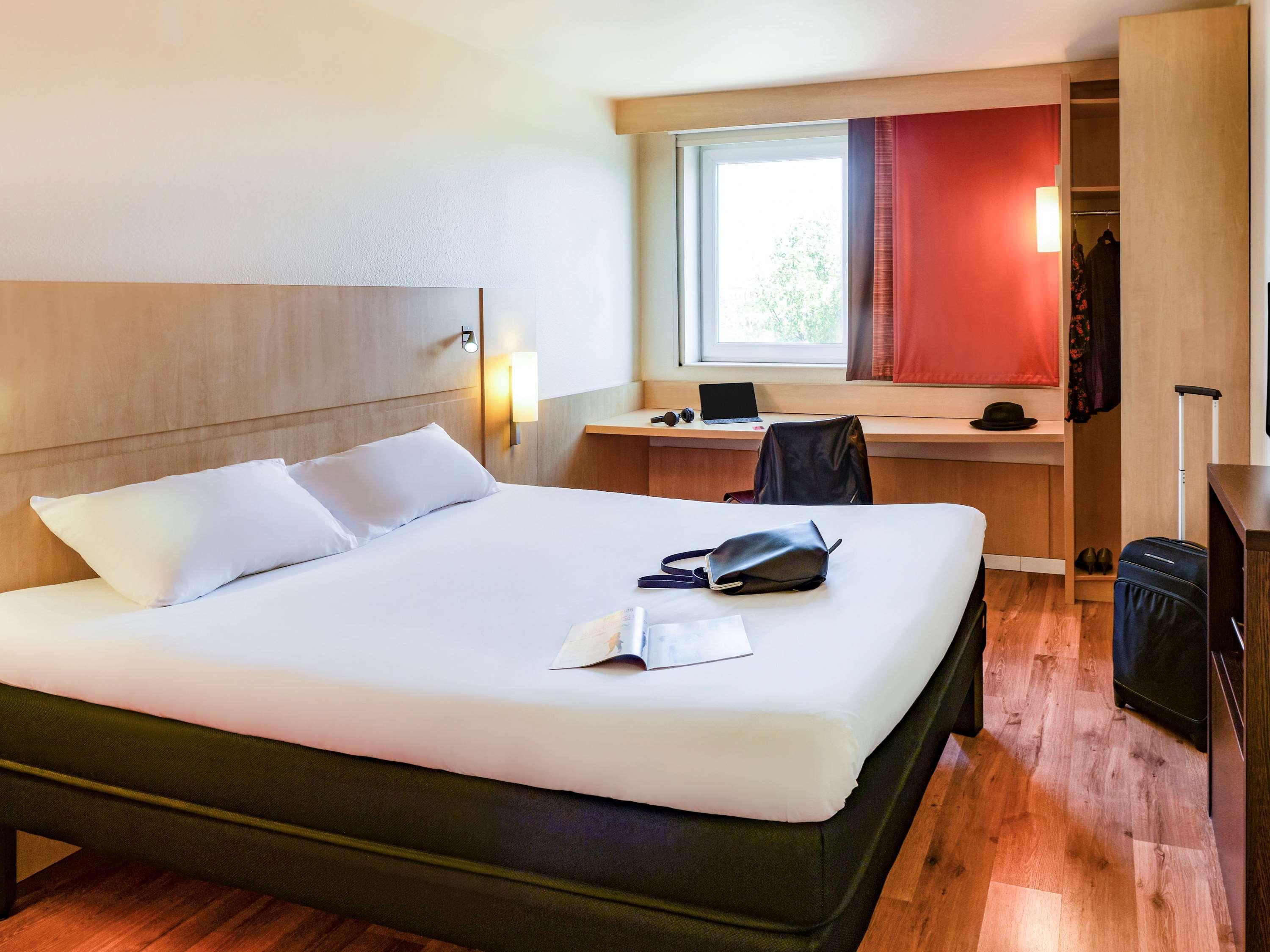 Ibis Clermont Ferrand Montferrand Hotel Exterior foto
