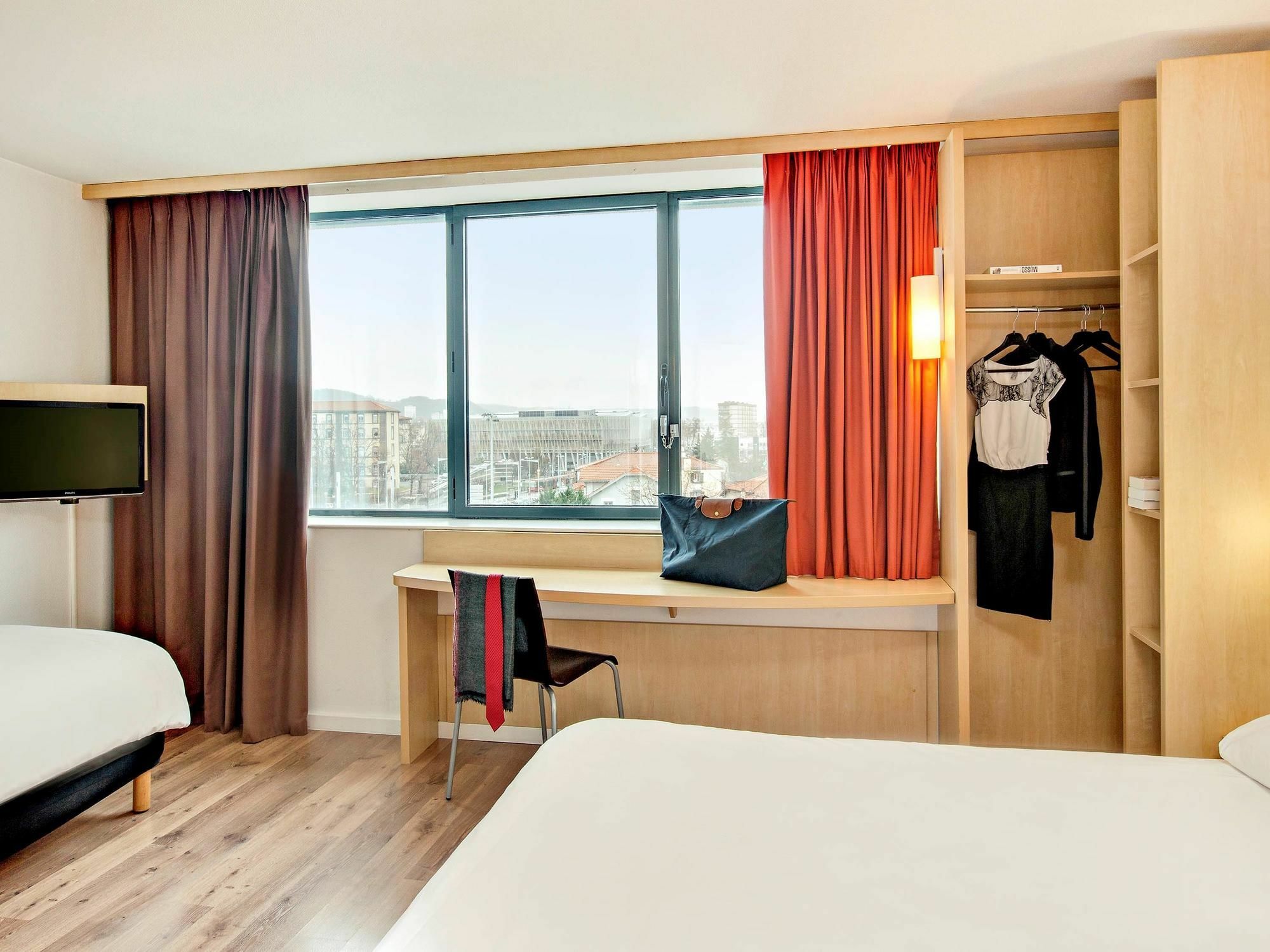 Ibis Clermont Ferrand Montferrand Hotel Exterior foto