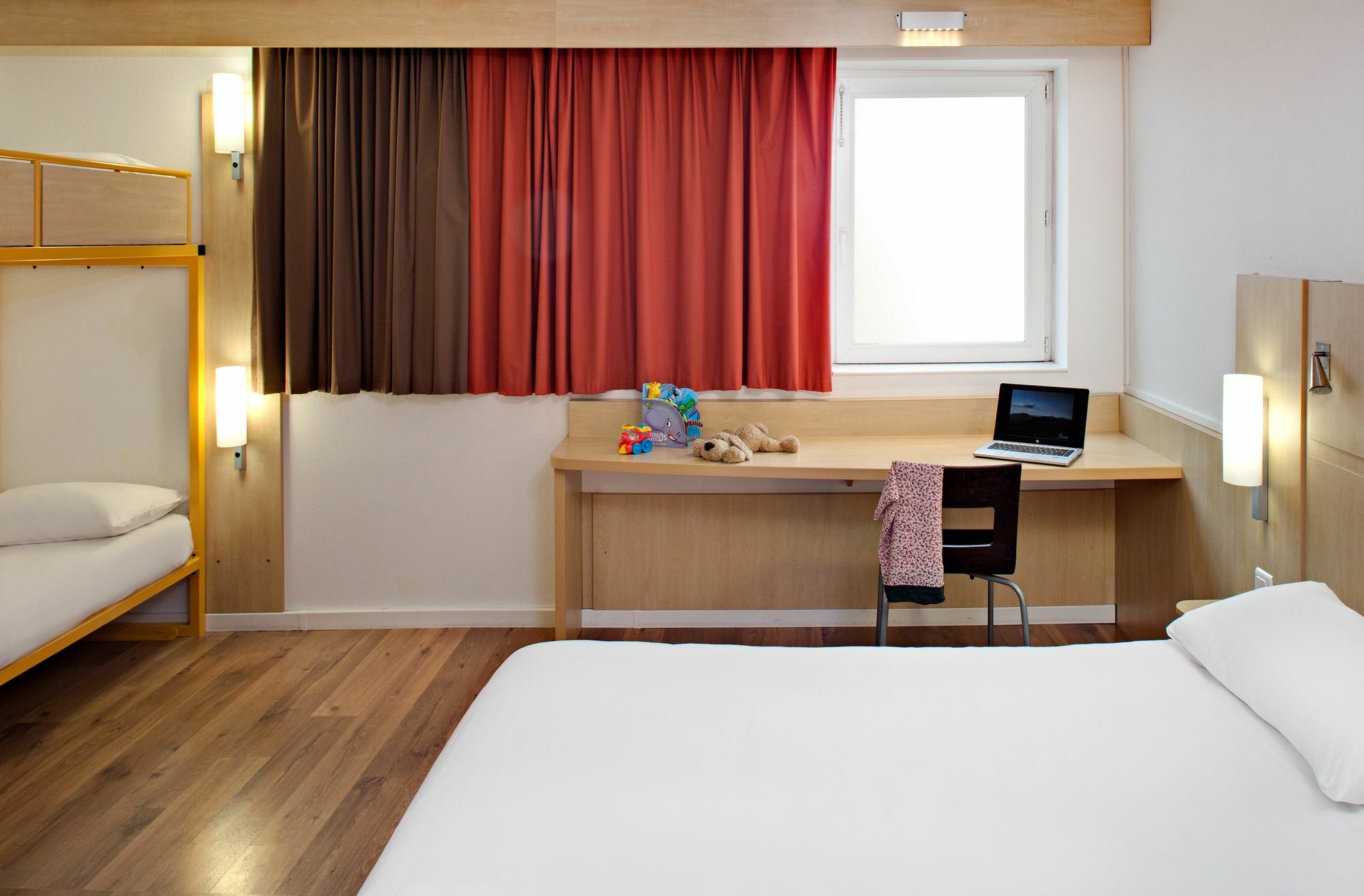 Ibis Clermont Ferrand Montferrand Hotel Exterior foto
